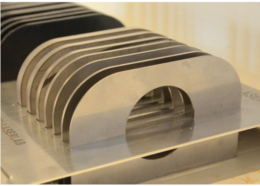 Станок лазерной резки листа со сменным рабочим столом SMART PLUS 1-6 кВт Станок лазерной резки листа со сменным рабочим столом SMART PLUS 1-6 кВт