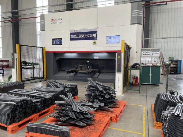 Установка пятиосевой лазерной резки AUTOBOT 5 Axis Установка пятиосевой лазерной резки AUTOBOT 5 Axis